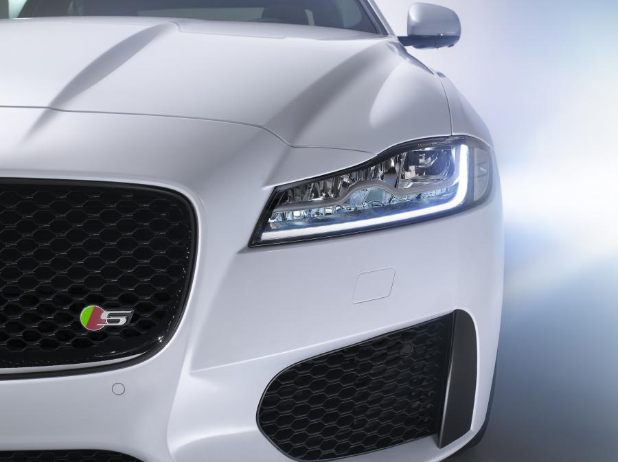  Jaguar XF S AWD 2015 года  (фото 22 из 43)